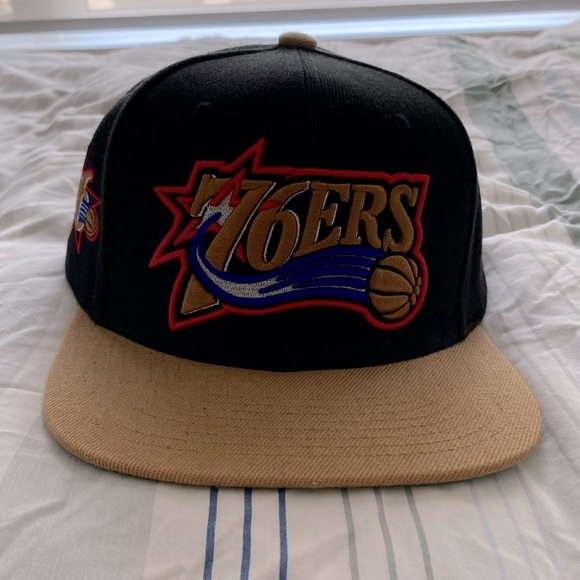 NBA Philadelphia 76ers retro logo SnapBack - Picture 1 of 4